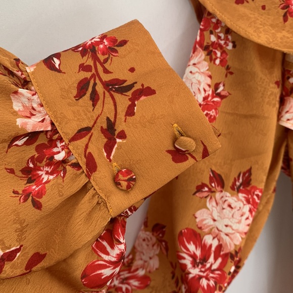 MAJORELLE Broadway V-Neck Ruffle Floral Satin Top Blouse Revolve Size XS - Picture 7 of 14